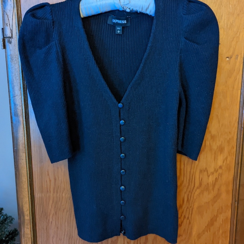 NWOT Express puff shoulder cardigan. Sizw Small.